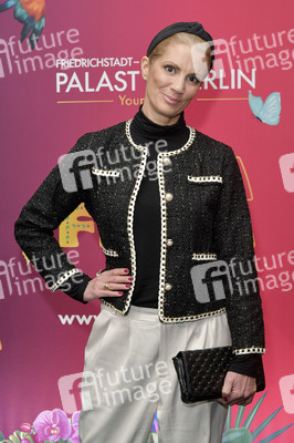 Young Show 'Frida & Frida' in Berlin
