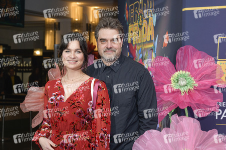 Young Show 'Frida & Frida' in Berlin