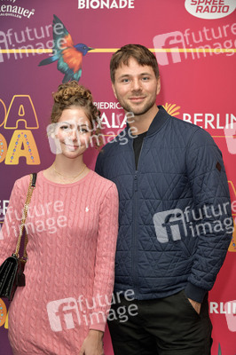 Young Show 'Frida & Frida' in Berlin