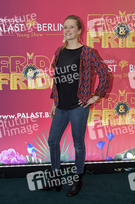 Young Show 'Frida & Frida' in Berlin
