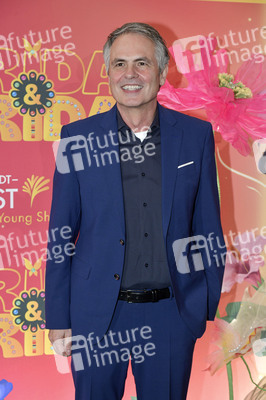 Young Show 'Frida & Frida' in Berlin