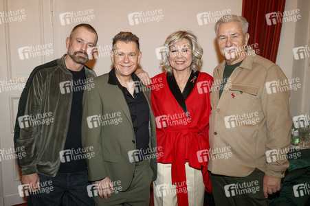 Spendenscheckübergabe zum Welt-Aids-Tag 2024 in Berlin