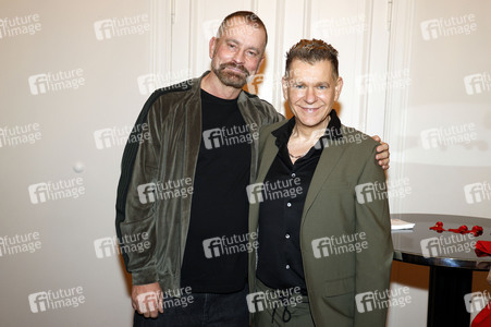 Spendenscheckübergabe zum Welt-Aids-Tag 2024 in Berlin