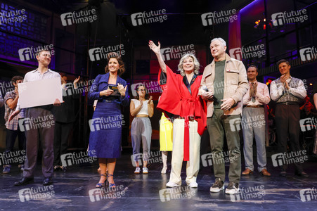 Spendenscheckübergabe zum Welt-Aids-Tag 2024 in Berlin