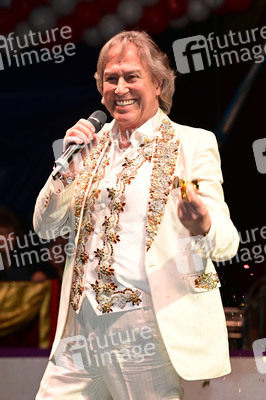 Geburtstags-Show 'Stars in der Manege' zum 80. Geburtstag von Bert Beel in Berlin