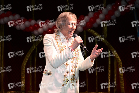 Geburtstags-Show 'Stars in der Manege' zum 80. Geburtstag von Bert Beel in Berlin