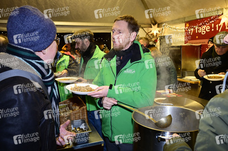 Michael Kretschmer beim Charity-Kochen in Görlitz