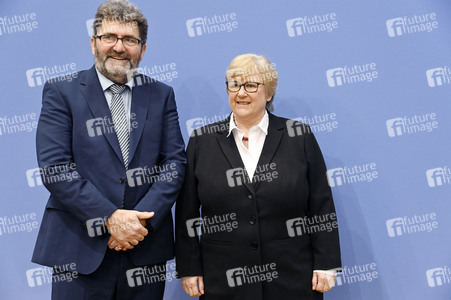 Bundespressekonferenz Menschenrechtsbericht in Berlin