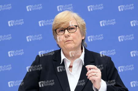 Bundespressekonferenz Menschenrechtsbericht in Berlin