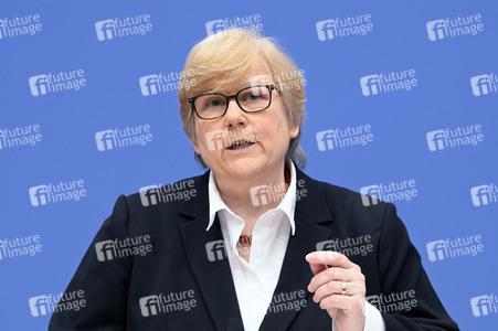 Bundespressekonferenz Menschenrechtsbericht in Berlin