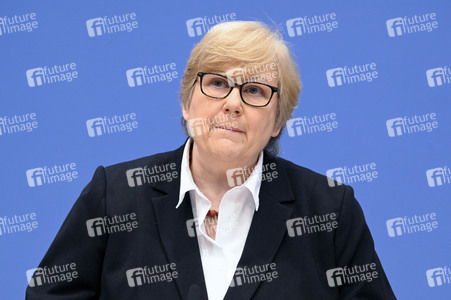 Bundespressekonferenz Menschenrechtsbericht in Berlin