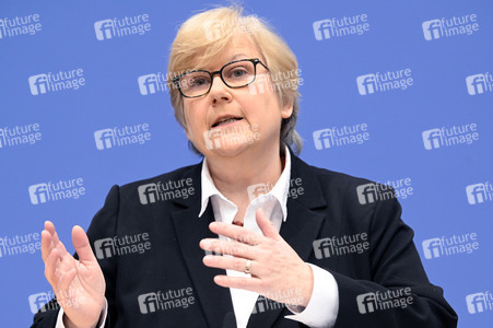 Bundespressekonferenz Menschenrechtsbericht in Berlin