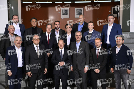 Treffen von Olaf Scholz mit Vertretern der Stahlbranche in Berlin