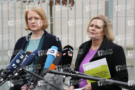 Pressekonferenz Nationaler Aktionsplan gegen Menschenhandel und Gewaltstrategien in Berlin