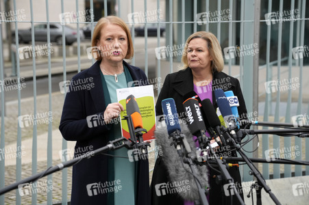 Pressekonferenz Nationaler Aktionsplan gegen Menschenhandel und Gewaltstrategien in Berlin