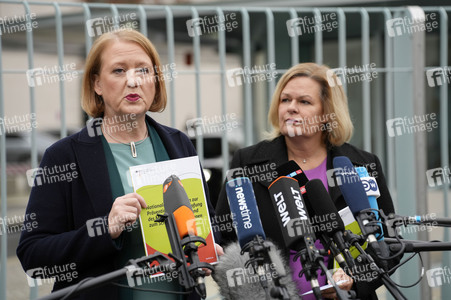 Pressekonferenz Nationaler Aktionsplan gegen Menschenhandel und Gewaltstrategien in Berlin
