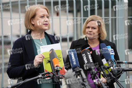 Pressekonferenz Nationaler Aktionsplan gegen Menschenhandel und Gewaltstrategien in Berlin