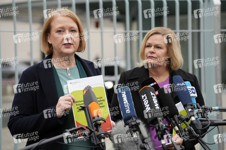 Pressekonferenz Nationaler Aktionsplan gegen Menschenhandel und Gewaltstrategien in Berlin