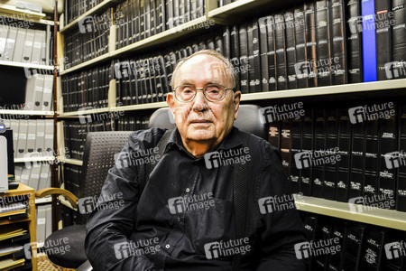 Gerd Heidemann in seinem Archiv in Hamburg