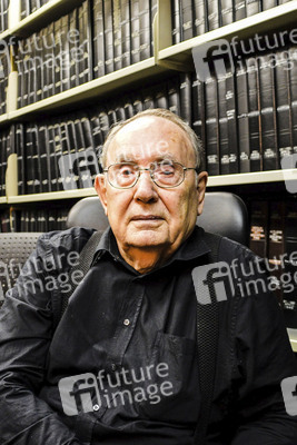 Gerd Heidemann in seinem Archiv in Hamburg