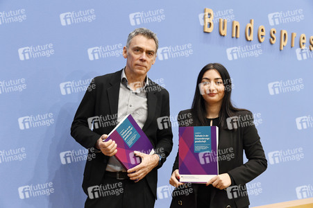 Bundespressekonferenz 14. Integrationsbericht in Berlin