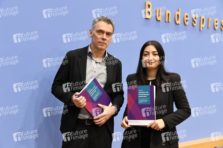 Bundespressekonferenz 14. Integrationsbericht in Berlin