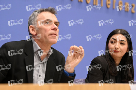 Bundespressekonferenz 14. Integrationsbericht in Berlin