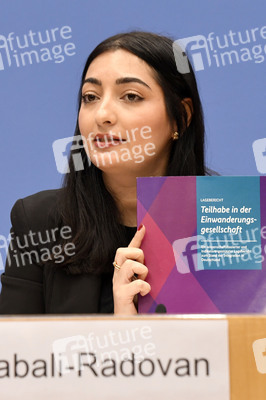 Bundespressekonferenz 14. Integrationsbericht in Berlin