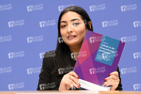 Bundespressekonferenz 14. Integrationsbericht in Berlin