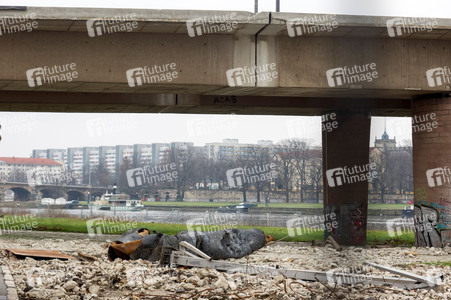 Die eingestürzte Carolabrücke in Dresden