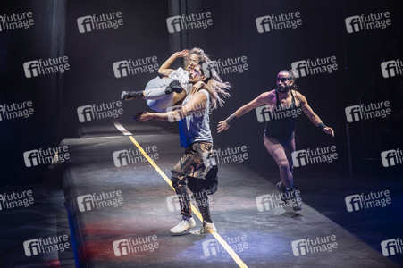Flic Flac - Die Wintershow in Erfurt