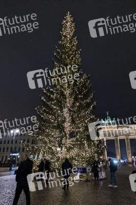 Weihnachtszeit am Pariser Platz in Berlin