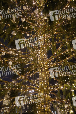 Weihnachtszeit am Pariser Platz in Berlin
