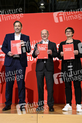 Pressekonferenz zum Beschluss des SPD-Wahlprogramms in Berlin