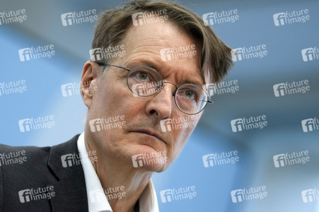 Pressekonferenz mit Karl Lauterbach in Berlin