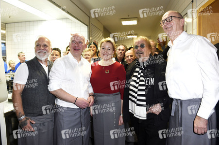 30. Weihnachtsfeier für Obdachlose und Bedürftige 2024 in Berlin
