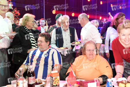 30. Weihnachtsfeier für Obdachlose und Bedürftige 2024 in Berlin