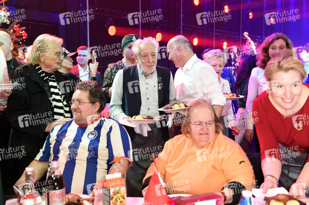 30. Weihnachtsfeier für Obdachlose und Bedürftige 2024 in Berlin