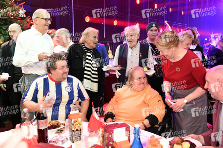 30. Weihnachtsfeier für Obdachlose und Bedürftige 2024 in Berlin