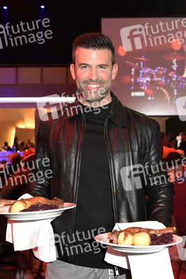 30. Weihnachtsfeier für Obdachlose und Bedürftige 2024 in Berlin