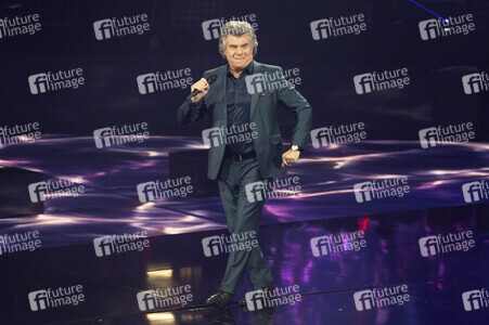 TV-Show 'Silvester-Schlagerbooom 2025 live - Die Wunderlichtershow!' in München