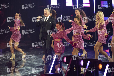 TV-Show 'Silvester-Schlagerbooom 2025 live - Die Wunderlichtershow!' in München