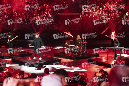 TV-Show 'Silvester-Schlagerbooom 2025 live - Die Wunderlichtershow!' in München