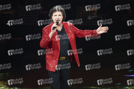 TV-Show 'Silvester-Schlagerbooom 2025 live - Die Wunderlichtershow!' in München