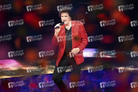 TV-Show 'Silvester-Schlagerbooom 2025 live - Die Wunderlichtershow!' in München