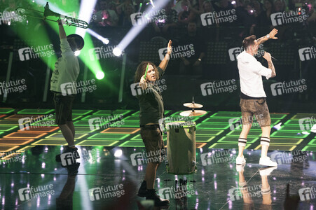 TV-Show 'Silvester-Schlagerbooom 2025 live - Die Wunderlichtershow!' in München