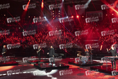 TV-Show 'Silvester-Schlagerbooom 2025 live - Die Wunderlichtershow!' in München