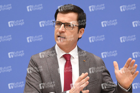 Bundespressekonferenz Rückblick 2024 und Ausblick 2025 des Deutschen Städte- und Gemeindebundes in Berlin