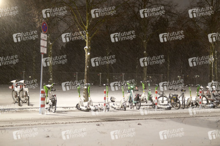 Schnee und Eisglätte in Berlin