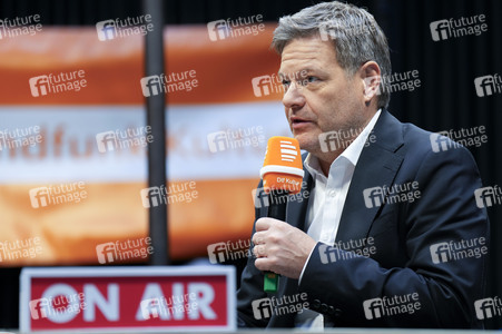 Live-Radioshow 'Studio 9 - Live aus dem Humboldt Forum' in Berlin